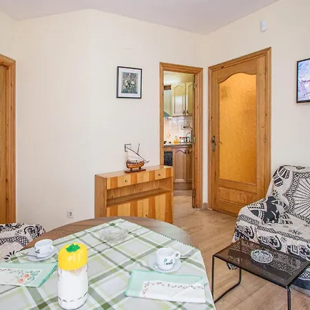 Front In Apartment